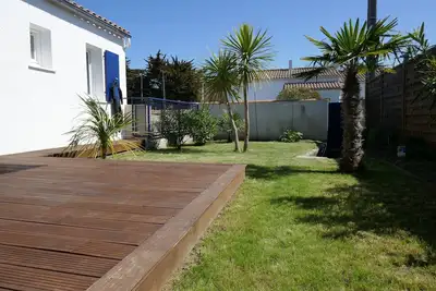 Idéal pour une famille! Bord de mer, sans voiture, tout à pieds. . .