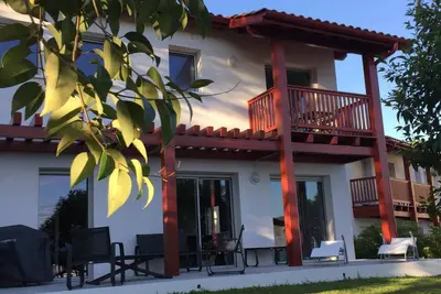 Maison Ciboure 4 personnes avec Parking privé  à 10 mn à pied de la plage
