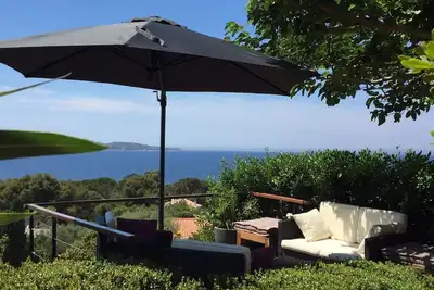 Image de Saint Florent, T3 vue exceptionnelle, terrasses et jardin, plage 5 mn Ă pied.