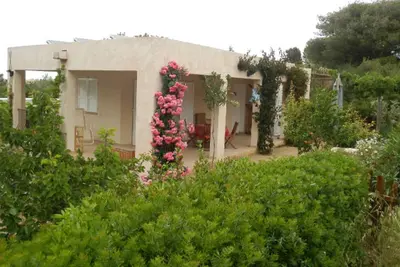 Image de Furnished 2 Rooms, air conditioning, garden, terrace, 100m beach