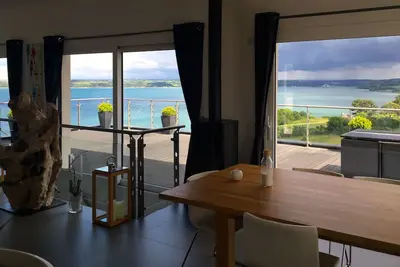 Image de Splendide Maison Vue Mer Imprenable avec piscine intérieure privative chauffée