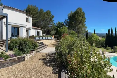 Image de Magnifique vue et piscine chauffée*