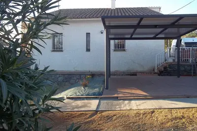 Image de Maison jusqu'à 6 personnes avec grand jardin