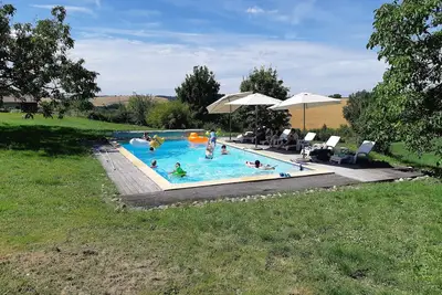 Image de Pour Noël gîte rural 10 pers. avec gde cheminée, lits supplémentaires possibles.