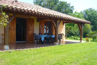 Image de Gite entiérement restaurée, vue sur la campagne gersoise et les pyrénées