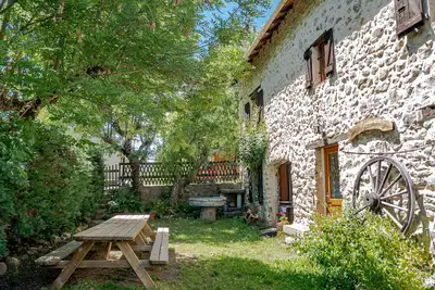 Image de Maison du 19ème s. avec sa piscine intérieure chauffée toute l'année.
