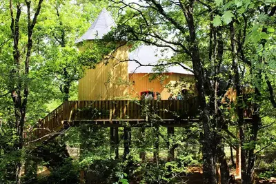 Image de Manoir dans les arbres 4 Chambres 10 personnes