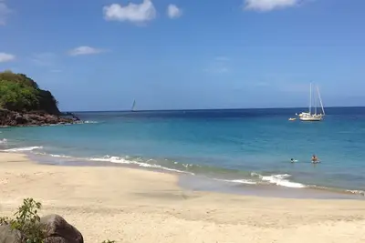 Image de Vue sur la mer des CaraĂŻbes, Ă 5 mn Ă pied de la plage de Leroux