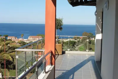 Image de T3 récent très calme, vue 360° sur le Golfe de St Florent et le Cap Corse