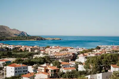Image de Superbe Appartement tout confort Vue Imprenable Sur Mer et montagne