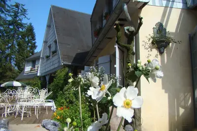 Image de Près de Compiègne - Pierrefonds Le Jardin de Saint Jean -Maison d'hôtes et gites