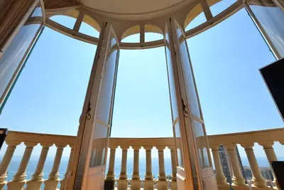 Image de Monaco Blue Sea Over Wide Balcony