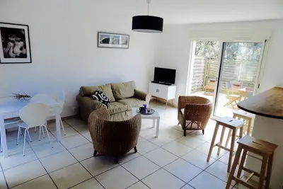 Image de Duplex Proche Plage Avec Parking Prive + Terrasse \net Deux Chambres