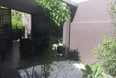 Image de Bel Appartement T1 Bis En Rez De Jardin A Proximite Du Front De Mer De St Paul