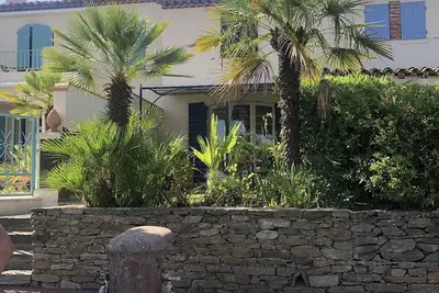 Image de Vacances avec vue sur Port Grimaud, à deux pas de Saint-Tropez