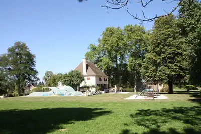 Image de Elégante maison de maître du Xix ème siècle avec piscine