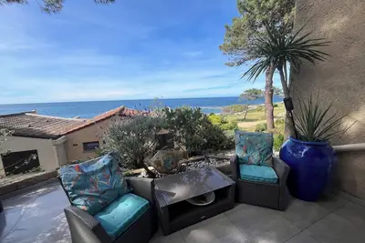 Image de Appartement climatisé plein confort vue mer 50m de la mer a Sant Ambroggio