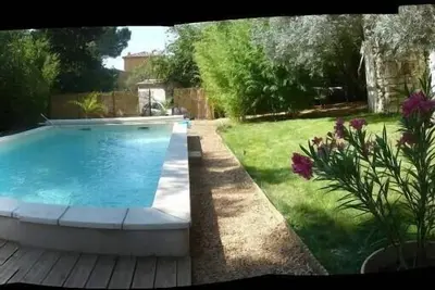 Loue Maison De Vacances Proche D'Avignon Avec Piscine Privée.