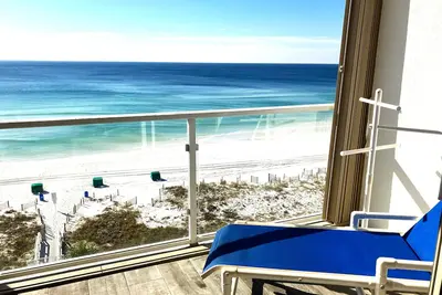 Image de Unité front de mer lumineuse et confortable. 2 Bdr / 2 bath- Comprend le service de plage! ! , 6 couchages