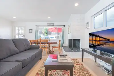 Calme et privé! Grande maison de vacances de plage unifamiliale à deux étages!