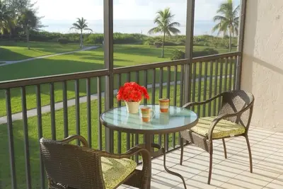 Image de Vraies Vues Sur Le Golfe! Immeuble à 1 pas de la plage et de la piscine. Q&T - Chambre