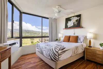 Image de Profitez des alizés et des vues spectaculaires sur les montagnes depuis le parcours de golf