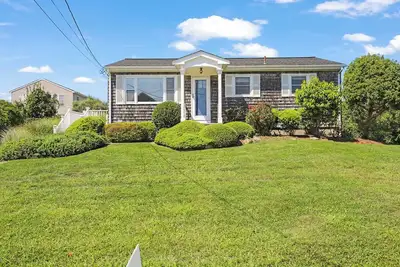 Image de Magnifique Beach Cottage! ! ! Tarif réduit du 17 au 24 août et du 24 au 31 août!