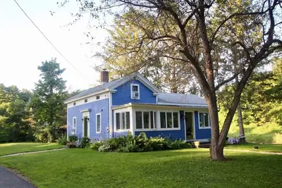 Image de Colonial rénové sur la rivière! Vues fantastiques