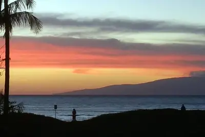 Image de Ocean Front 2 Br \/ 2 Ba, contemporain poli dans un endroit charmant et tranquille - A204