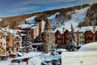 Image de True Ski-in / Ski-Out - Deluxe Resort -Stunning Vues * Piscine sur la pente * Hot Tubs!