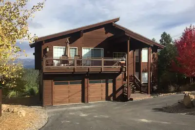 Image de Belle maison Tahoe Donner avec des vues spectaculaires