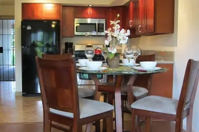 Image de Belles étapes de condo rénové de la plage! ! !