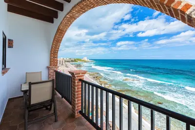 Image de Oceanside Villa \"Campeche\" avec a / c et piscine