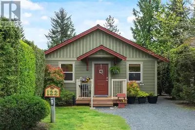 Image de Cottage confortable à Oceanside Village Parksville \/ Plage de Rathtrevor, Animaux acceptés