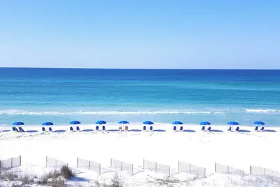 Image de Oceanfront Condo au 3ème étage w / vues panoramiques! À quelques pas de la plage! Wifi gratuit!