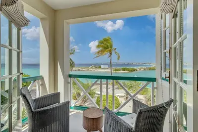 Image de Seascape Port Bonaire A301, un bel appartement avec vue sur l'océan et la marina