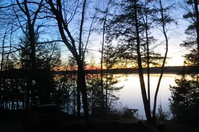 Image de Cottage Lakefront avec 18 'Pontoon inclus