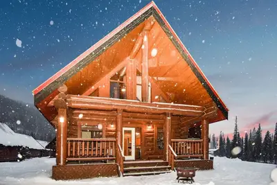 Image de OnderWonderful Rockies Cabin Getaway pour la randonnée ou le ski✿