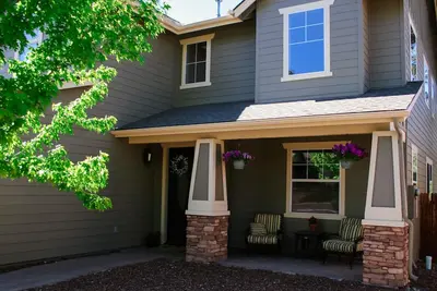 Image de Belle maison de 3000 pieds carrés parfaite pour votre escapade à la montagne!