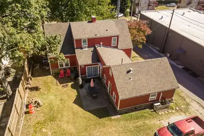 Image de 75 mètres de Dickson, marchez jusqu'au stade Razorback!