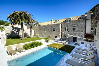 Image de Nouvelle villa placée dans un monastère vieux de cinq siècles | Villa la plus luxueuse de Dubrovnik