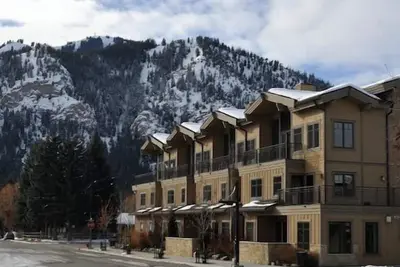 Image de Condo fabuleux avec une vue magnifique au coeur de Ketchum