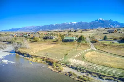 Image de 15% De RÉDUCTION À La Grande Ouverture! Yellowstone River House (les tarifs indiqués sont réduits)
