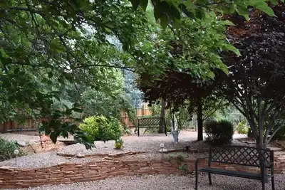 Image de Maison résidentielle relaxante, spirituelle et méditative - Grande cour arrière!