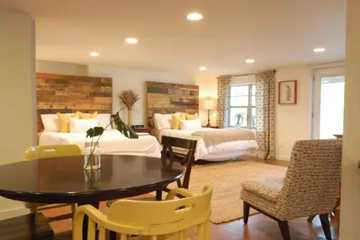 Image de Suite superbement aménagée, pâtés de maisons du lac Green, entrée privée, pour 4 personnes