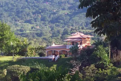 Image de Los Loros - Vues panoramiques sur l'océan et la montagne