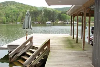 Image de The Honeycomb Retreat (Get-Away or Get-Together)