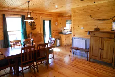 Image de Retraite d'automne sur 7 acres de bois, avec quai et kayaks