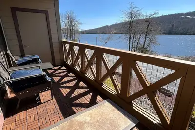 Image de Location d'hiver à long terme - Belle vue au bord du lac / station de ski