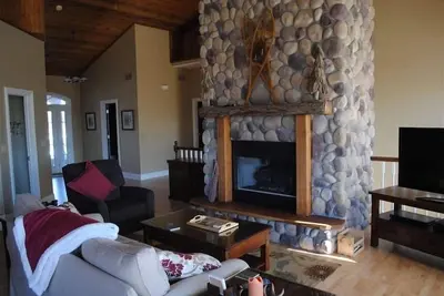 Image de Luxueux Galena Territory Maison de 5 chambres, bain à remous, Wi-Fi